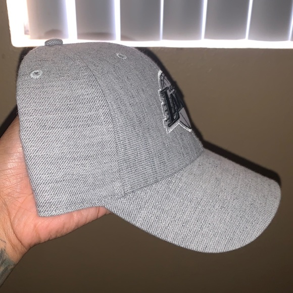 Los Angeles SnapBack Lakers - Picture 3 of 4